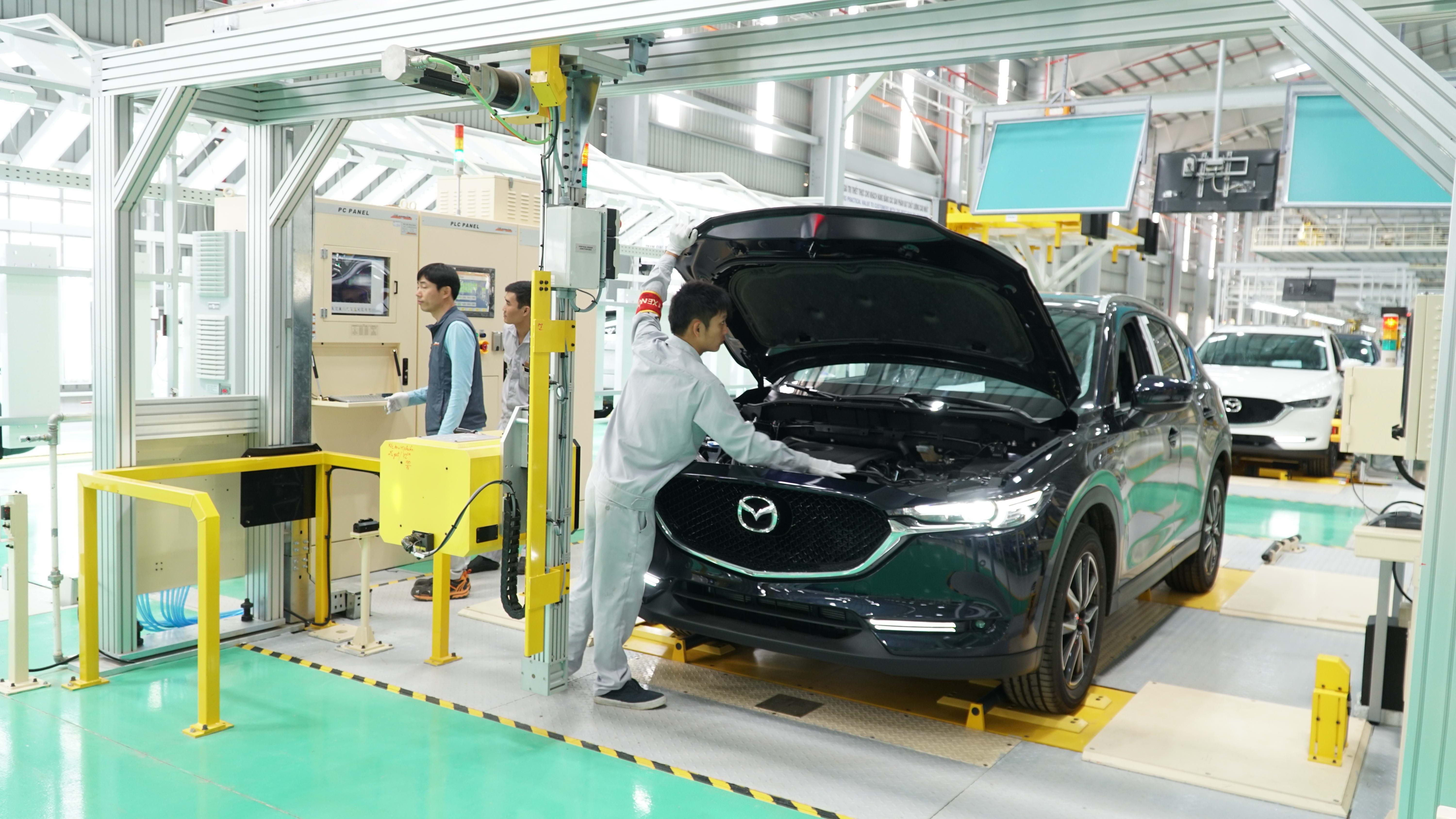 Giảm 50% lệ phí trước bạ đối với ô tô sản xuất, lắp ráp trong nước từ tháng 12/2021 - 5/2022 gây giảm thu ngân sách nhà nước về lệ phí trước bạ gần 9.000 tỷ đồng.