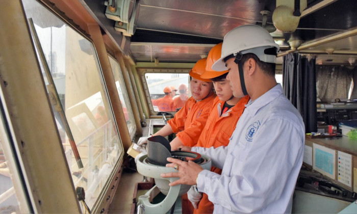 Bộ Giao thông vận tải đề nghị TP.HCM chấn chỉnh công tác đào tạo thuyền viên, người lái phương tiện thủy nội địa, tăng cường thanh tra, kiểm tra.