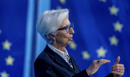 ECB giảm tốc độ tăng lãi suất