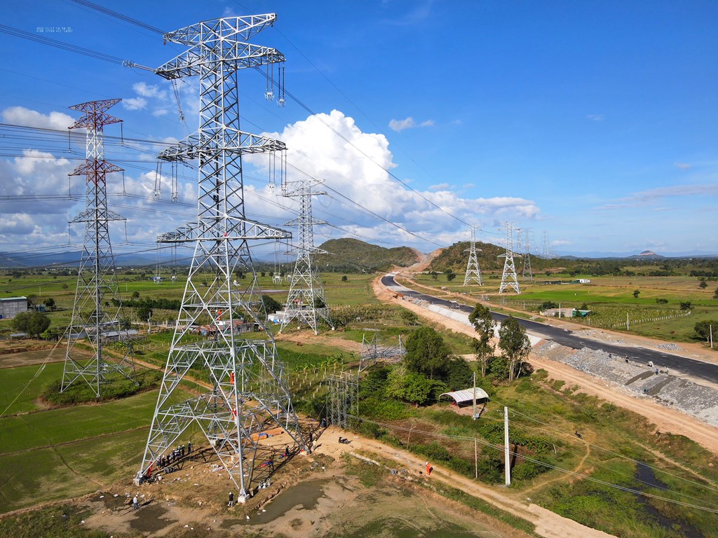 Chiều dài mặt bằng nhà thầu có thể tổ chức thi công chỉ đạt hơn 460km trong 583km các địa phương đã bàn giao cho dự án.