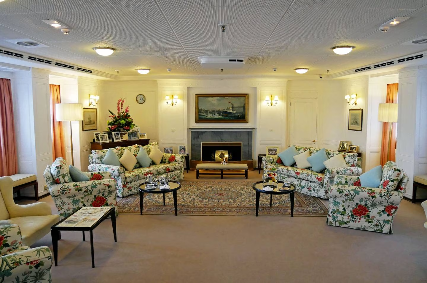 Kh&ocirc;ng gian b&ecirc;n trong trang trại ho&agrave;ng gia&nbsp;cũ của Nữ ho&agrave;ng Elizabeth II ở Edinburgh.