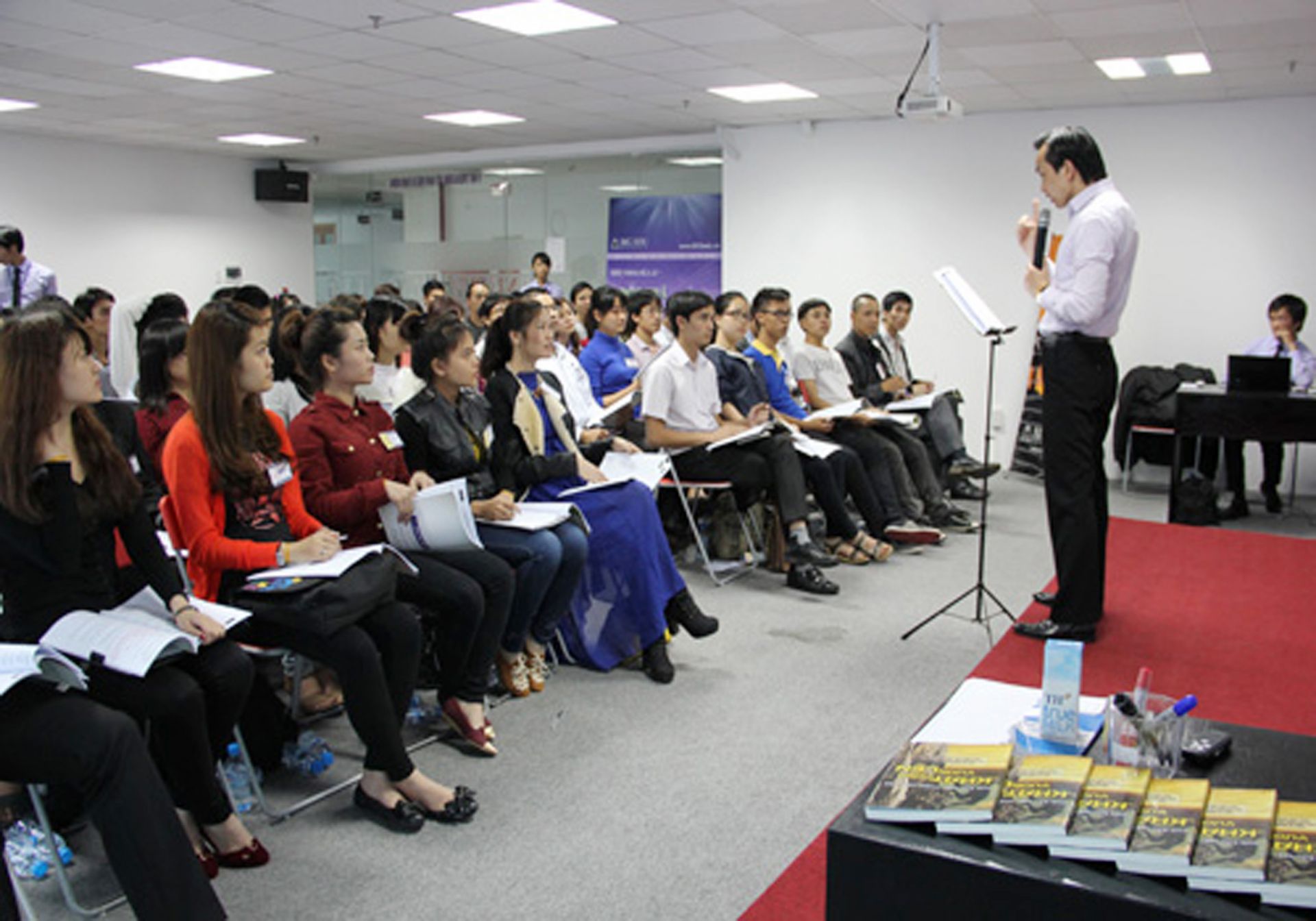 Thúc đẩy hoạt động bán hàng đa cấp phát triển đúng bản chất.