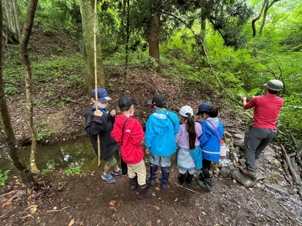 Phụ huynh chỉ cần quan t&acirc;m đến chất lượng, nội dung kh&oacute;a học ph&ugrave; hợp với con em m&igrave;nh hay kh&ocirc;ng, chi ph&iacute; thế n&agrave;o...