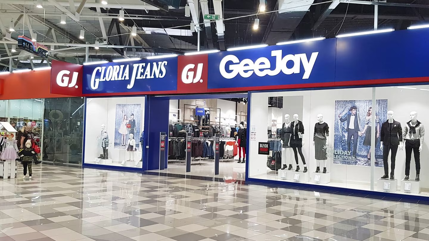 C&aacute;c cửa h&agrave;ng hiện hữu của Uniqlo sẽ được thay thế bởi thương hiệu quần &aacute;o Nga Gloria Jeans.