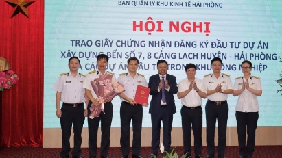 Hai Phong licenses construction of two container berths