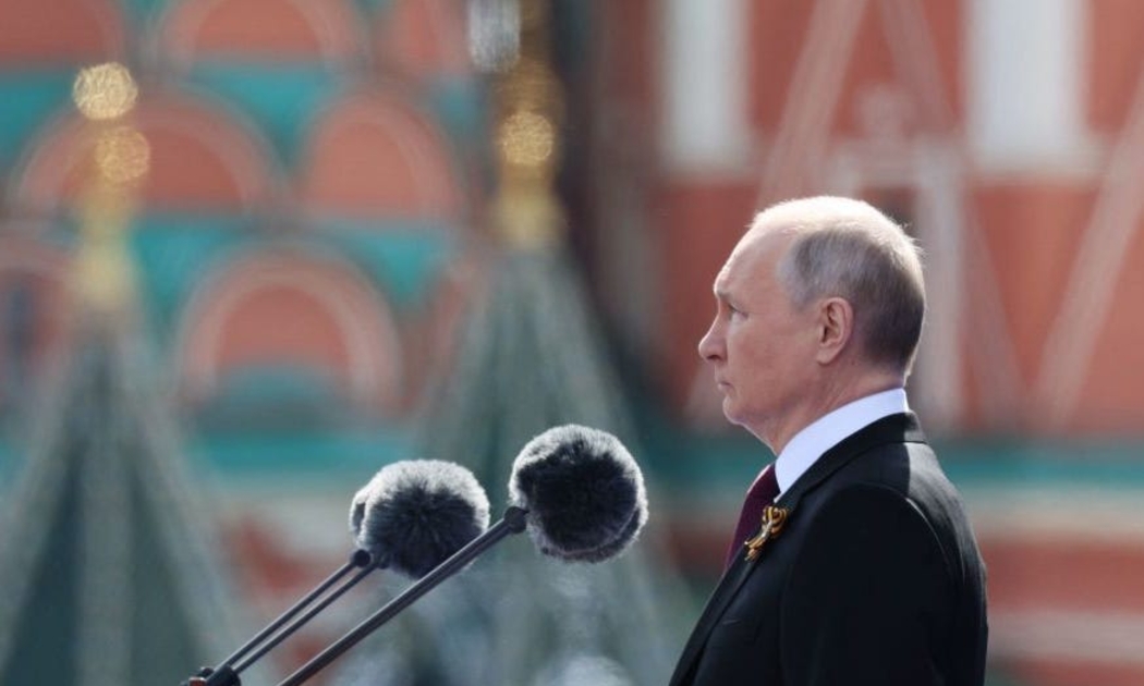 Tổng thống Nga Vladimir Putin có bài phát biểu trong cuộc duyệt binh kỷ niệm Ngày Chiến thắng tại Quảng trường Đỏ ở trung tâm Moscow vào ngày 9/5/2023 - Ảnh: GAVRIIL GR