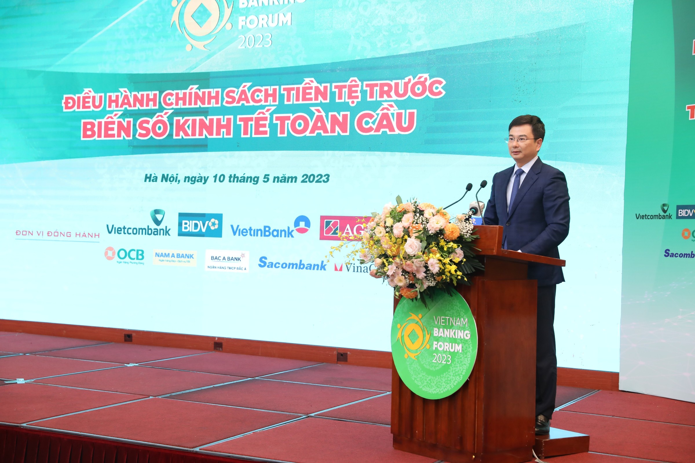 Phó thống đốc Phạm Thanh Hà phát biểu tại diễn đàn.