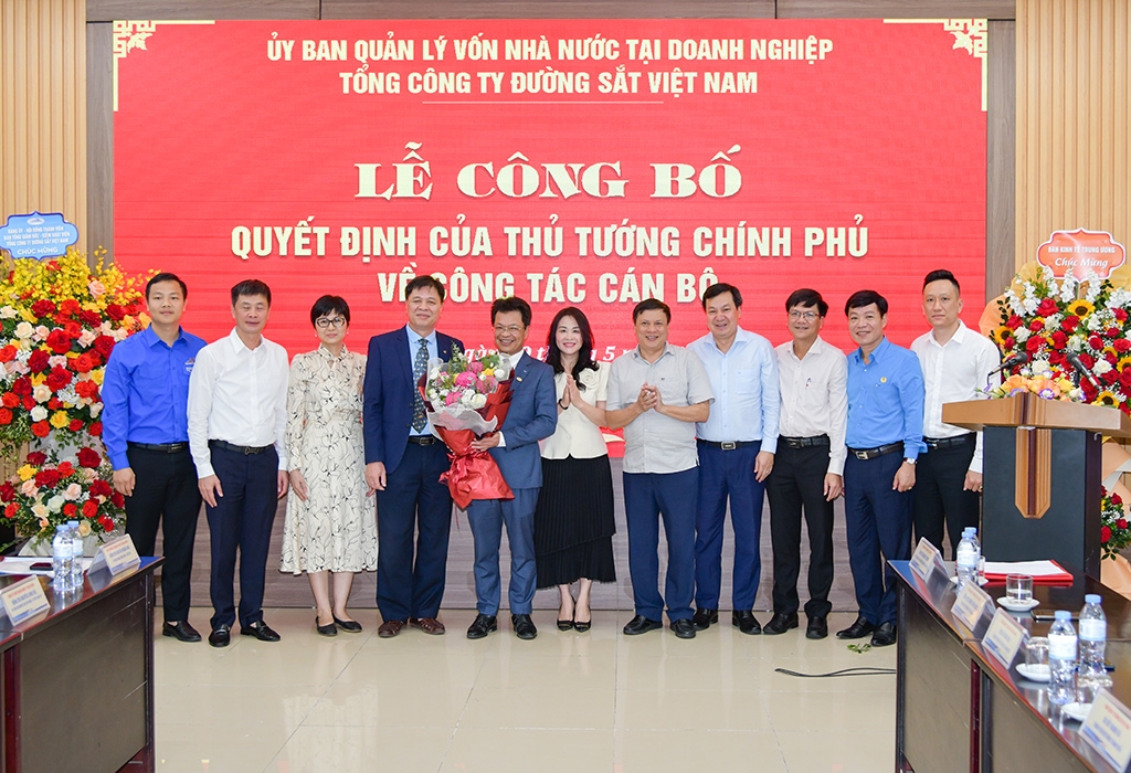 Lễ công bố quyết định của Thủ tướng Chính phủ bổ nhiệm Chủ tịch Hội đồng thành viên Tổng công ty Đường sắt Việt Nam 