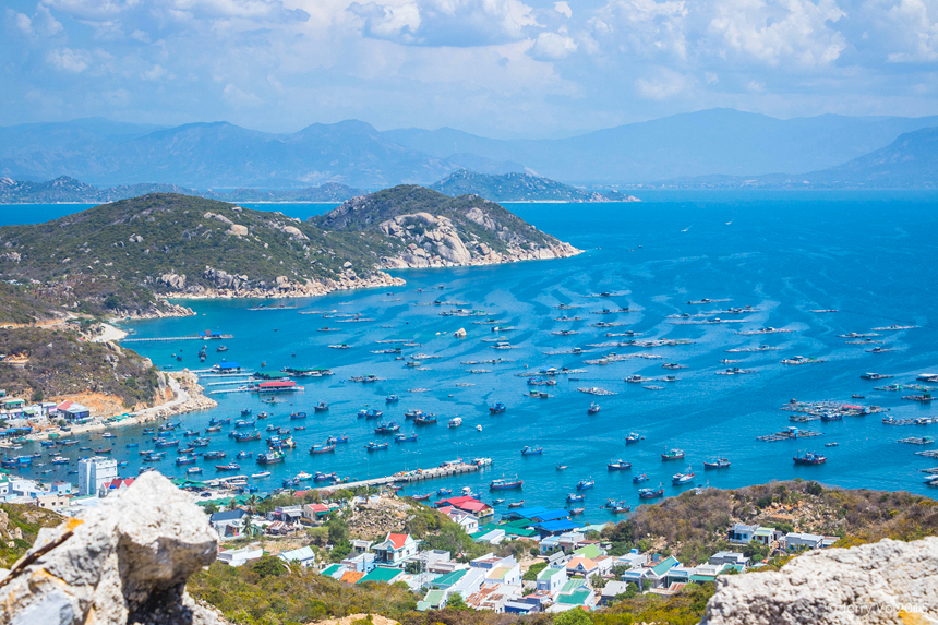 Khu vực Vịnh Cam Ranh, tỉnh Khánh Hoà.