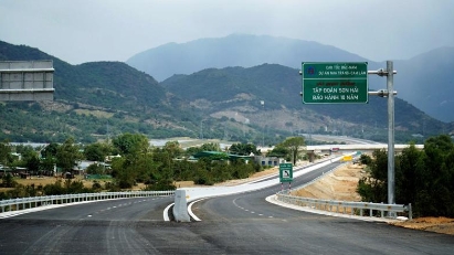 Nha Trang - Cam Lam Expressway ready for traffic