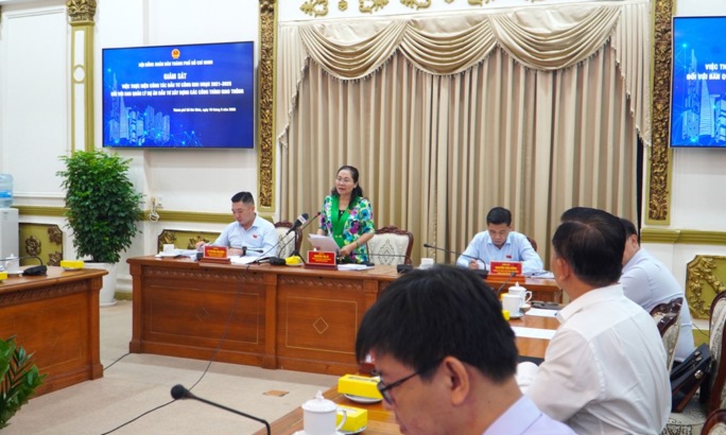 Ngày 10/5, Đoàn giám sát của Thường trực HĐND TP.HCM đã giám sát việc thực hiện công tác đầu tư công đối với Ban Quản lý dự án đầu tư xây dựng các công trình giao thông TP.HCM.