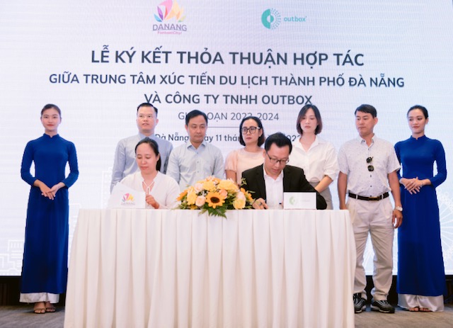 Lãnh đạo Trung tâm Xúc tiến Du lịch TP. Đà Nẵng và Outbox ký kết hợp tác đồng hành, hỗ trợ điểm đến Đà Nẵng trong tiến trình chuyển đổi số ứng dụng và phân tích dữ liệu du khách.