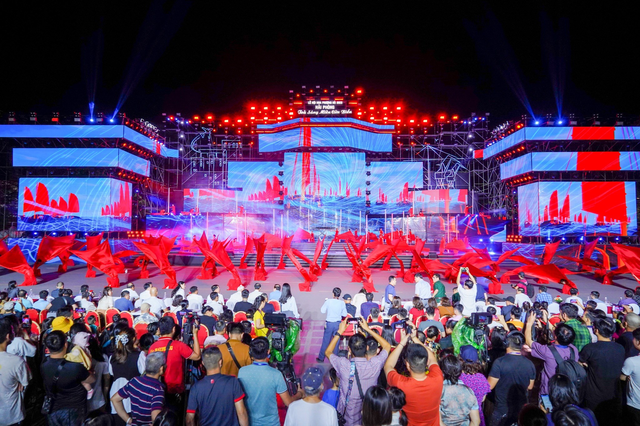 Tổng duyệt Chương trình nghệ thuật Đêm hội “Hải Phòng – Tỏa sáng miền cửa biển” 