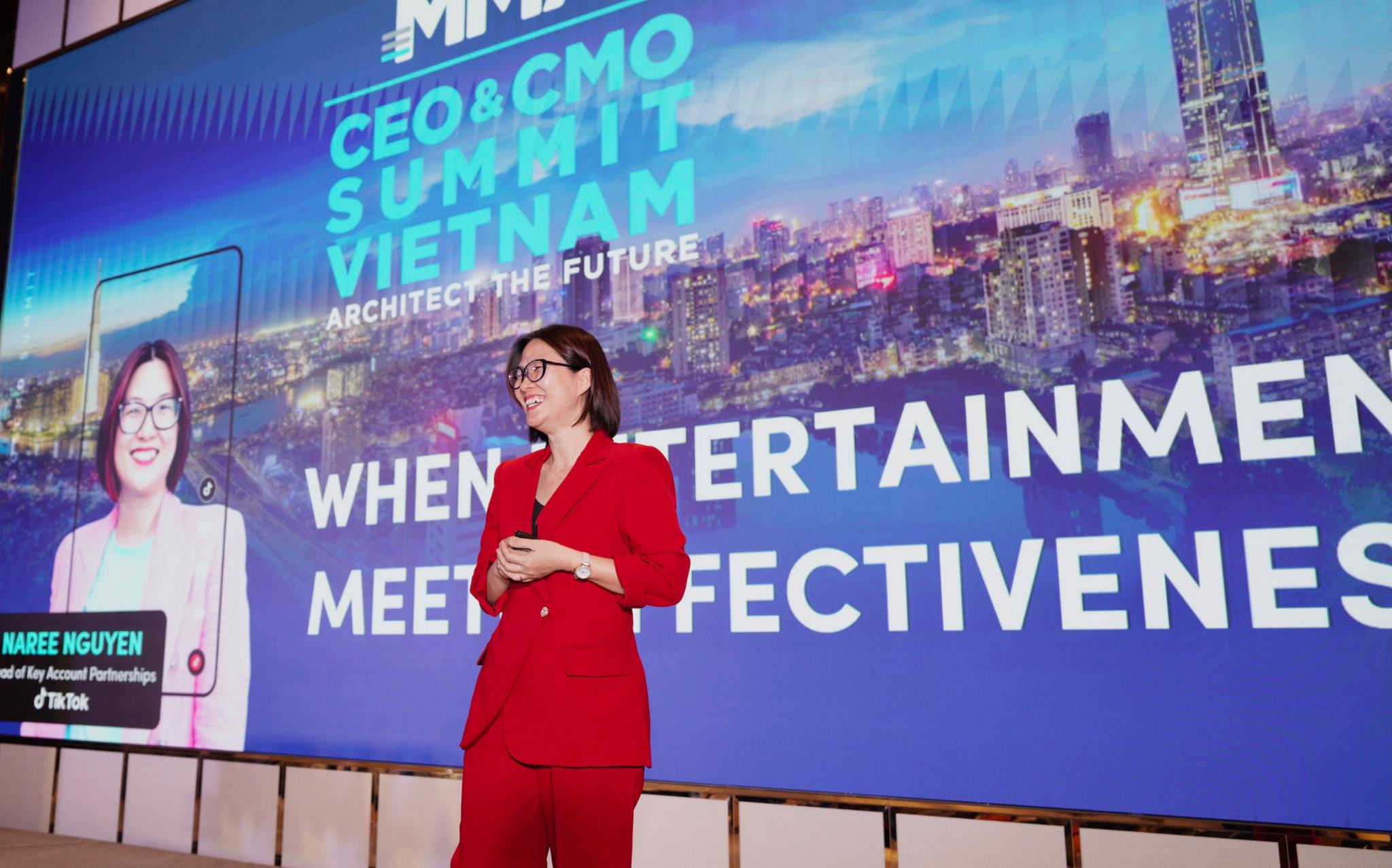 Bà Naree Nguyễn chia sẻ về chủ đề "When entertainment meets effectiveness".