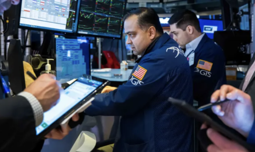 Chứng khoán Mỹ giảm điểm, giá dầu tụt 2% vì mối lo khủng hoảng trần nợ