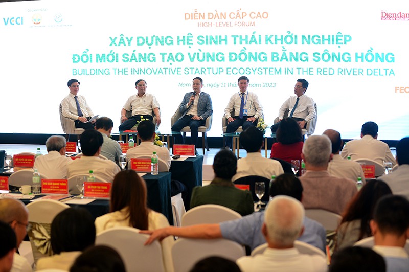 Các diễn giả tham gia toạ đàm 