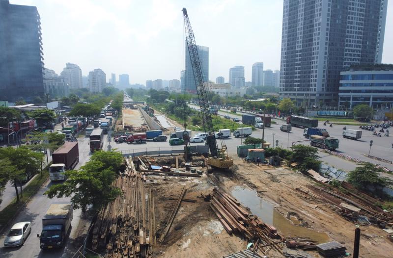 Nhiều dự án về giao thông của TP.HCM có tỷ lệ giải ngân thấp do vướng mặt bằng thi công...