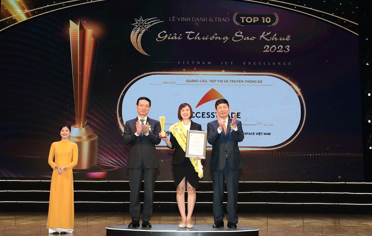 ACCESSTRADE Việt Nam được bình chọn là nền tảng tăng trưởng doanh thu hiệu quả hàng đầu khi vinh dự nhận giải thưởng Top 10 Sao Khuê 2023 cho toàn bộ nền tảng.