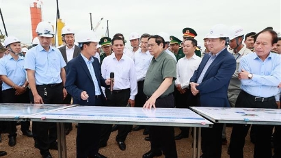 PM: Hai Phong needs breakthroughs to match position