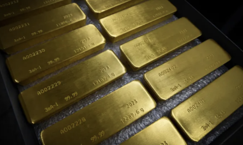 Giá vàng tăng nhẹ trong lúc đợi đàm phán trần nợ Mỹ, “cá mập” SPDR Gold Trust xả mạnh vàng