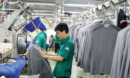 “Điểm rơi” dệt may sẽ kéo dài sang 2024: Doanh nghiệp cần chủ động giải pháp vượt qua thách thức