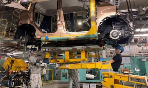 Doanh số smartphone giảm, nhiều doanh nghiệp Nhật Bản chuyển hướng “phục vụ” ô tô điện