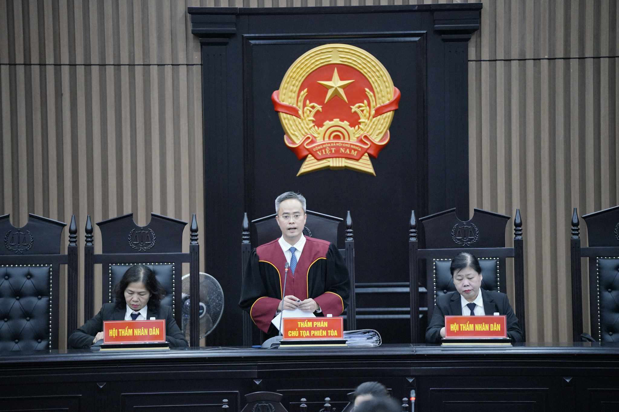 Hội đồng xét xử tuyên án chiều 17/5.