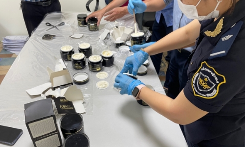 Vận chuyển ma túy qua đường hàng không, hải quan phát hiện nhiều thủ đoạn tinh vi