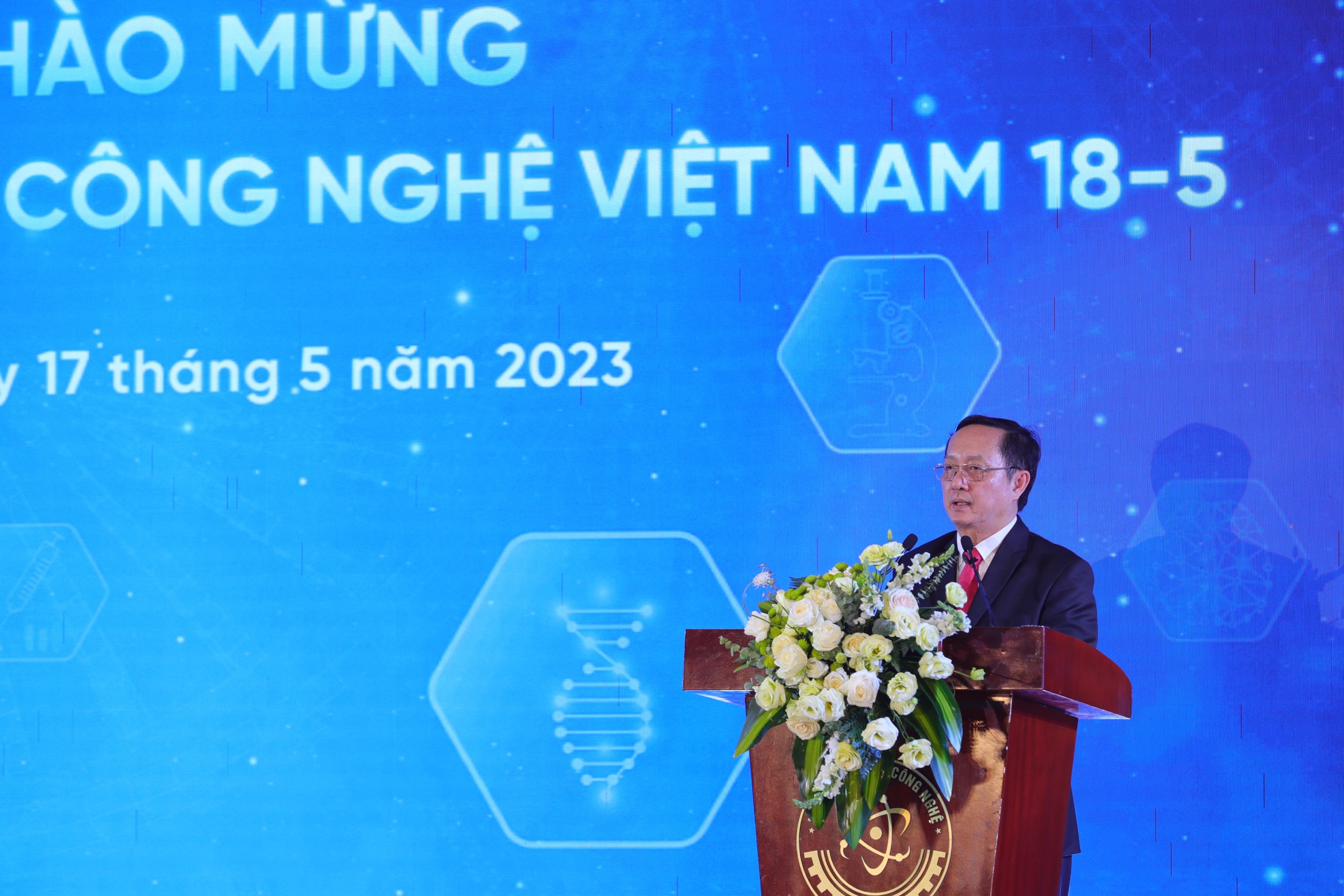 Bộ trưởng Bộ Khoa học và Công nghệ Huỳnh Thành Đạt: trong 10 năm qua kể từ khi Luật Khoa học và Công nghệ năm 2013 được thông qua, Ngày Khoa học và Công nghệ Việt Nam đã thực sự trở thành ngày hội của lực lượng khoa học, công nghệ và đổi mới sáng tạo cả nước. Các hoạt động phong phú, thiết thực chào mừng Ngày Khoa học và Công nghệ Việt Nam trong 10 năm qua đã khơi dậy, truyền cảm hứng và khát vọng sáng tạo trong cộng đồng.