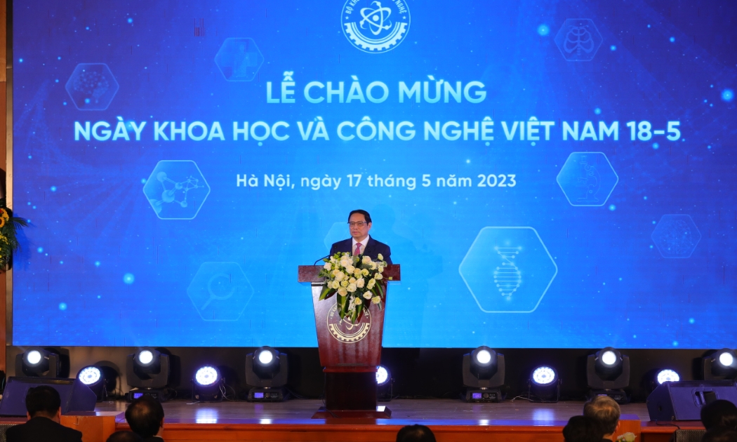 Thủ tướng Chính phủ khẳng định: Đảng, Nhà nước luôn xác định phát triển và ứng dụng khoa học, công nghệ là quốc sách hàng đầu, là một động lực quan trọng nhất để phát triển kinh tế xã hội và bảo vệ Tổ quốc.