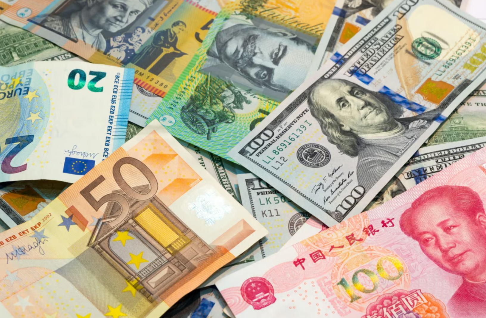 Tại các thị trường mới nổi trên thế giới, tổng nợ vượt 100 nghìn tỷ USD trong quý 1/2023 - Ảnh: Shutterstock