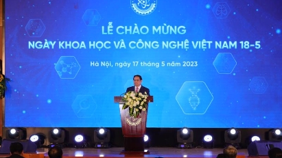 PM calls for businesses to invest more in science and technology