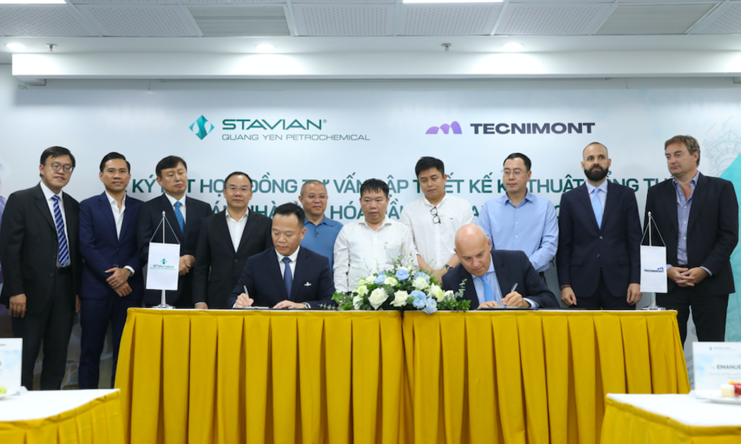 Ông Đinh Đức Thắng - Chủ tịch HĐQT kiêm Tổng Giám đốc Công ty CP Hóa dầu Stavian Quảng Yên và Ông Emanuele Pozzati – Phó Chủ tịch Phụ trách Kinh doanh mảng Hóa chất & Hóa dầu Công ty CP Tecnimont ký kết Hợp đồng Tư vấn lập Thiết kế kỹ thuật tổng thể cho Dự án Nhà máy Hóa dầu Stavian Quảng Yên.