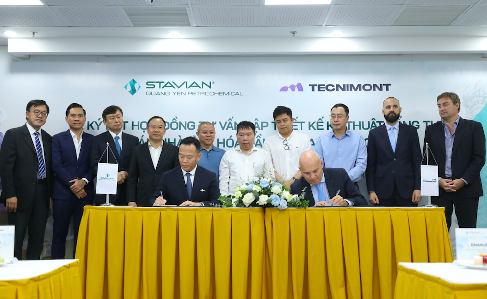 Ông Đinh Đức Thắng - Chủ tịch HĐQT kiêm Tổng Giám đốc Công ty CP Hóa dầu Stavian Quảng Yên và Ông Emanuele Pozzati – Phó Chủ tịch Phụ trách Kinh doanh mảng Hóa chất & Hóa dầu Công ty CP Tecnimont ký kết Hợp đồng Tư vấn lập Thiết kế kỹ thuật tổng thể cho Dự án Nhà máy Hóa dầu Stavian Quảng Yên.