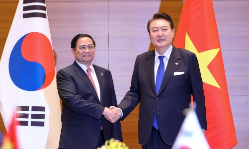 Thủ tướng hội kiến Tổng thống Hàn Quốc nhân dịp Hội nghị Thượng đỉnh G7 mở rộng