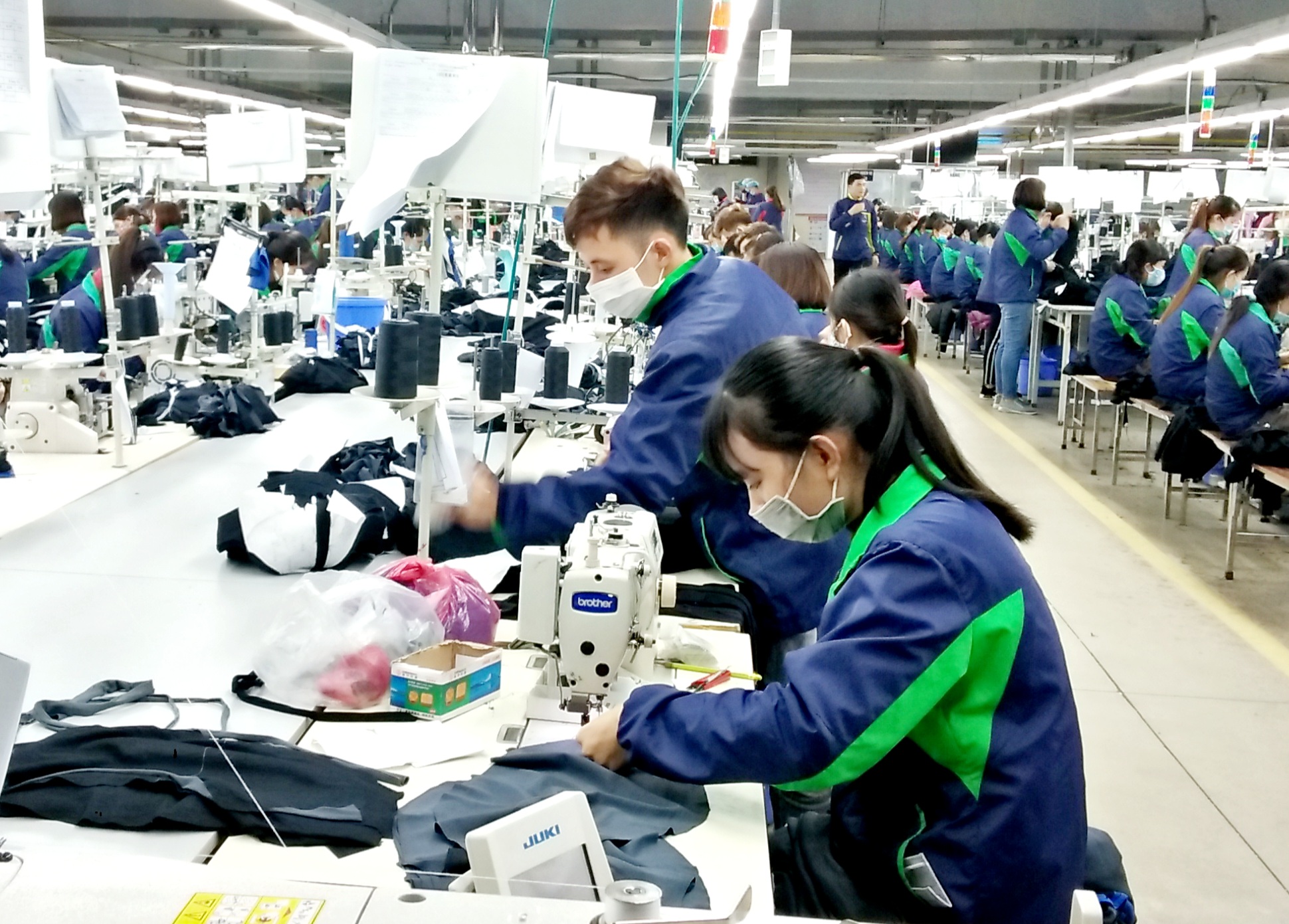 Công nhân nhà máy may tại Thái Nguyên- Ảnh - Nhật Dương. 