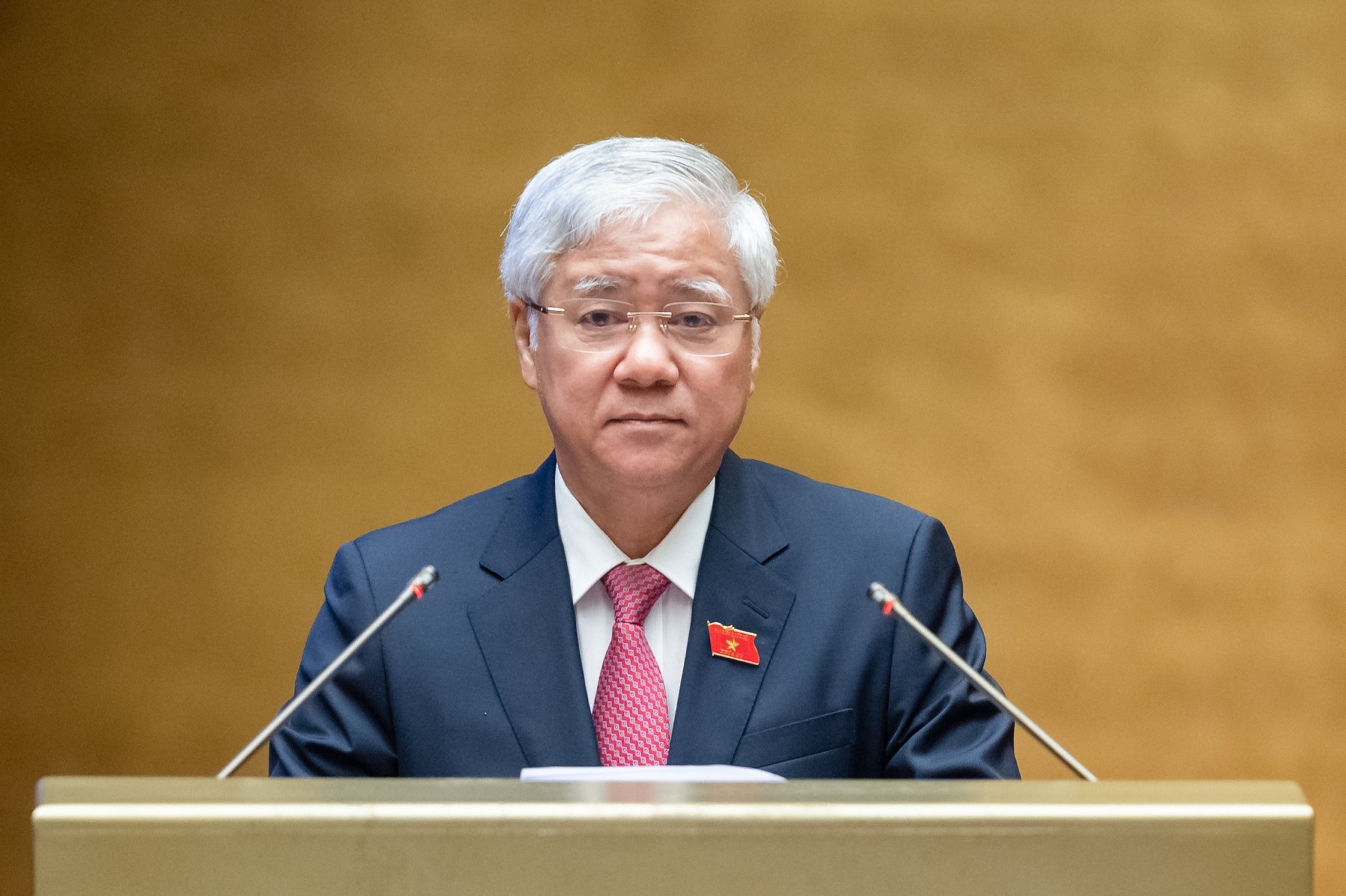 Chủ tịch Ủy ban Trung ương Mặt trận Tổ quốc Việt Nam Đỗ Văn Chiến báo cáo tổng hợp kiến nghị cử tri. Ảnh - Quochoi.vn. 