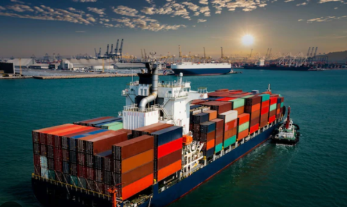 Quốc hội lo động lực tăng trưởng GDP suy yếu, doanh nghiệp bán bớt cổ phần giá thấp để cầm cự