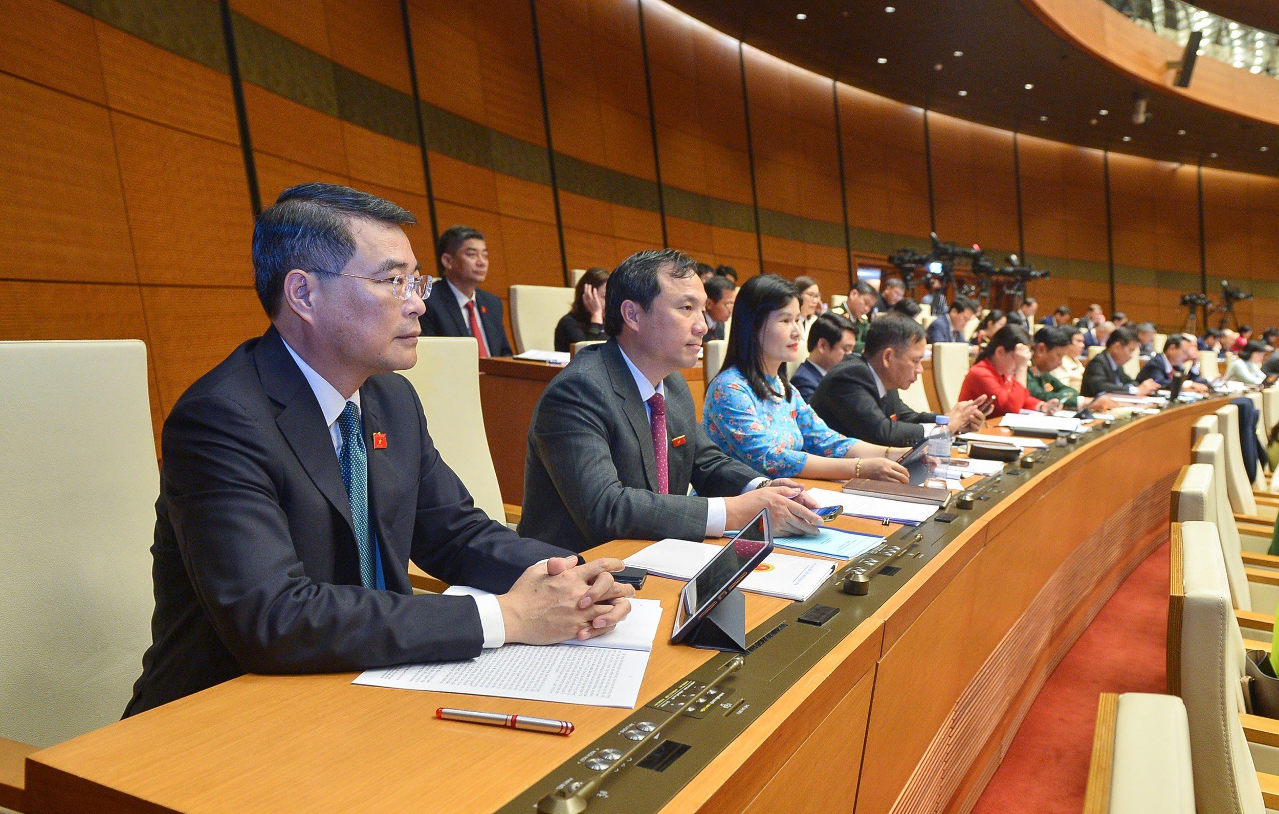 C&aacute;c đại biểu Quốc hội tham dự phi&ecirc;n họp s&aacute;ng 22/5. Ảnh - Quochoi.vn.