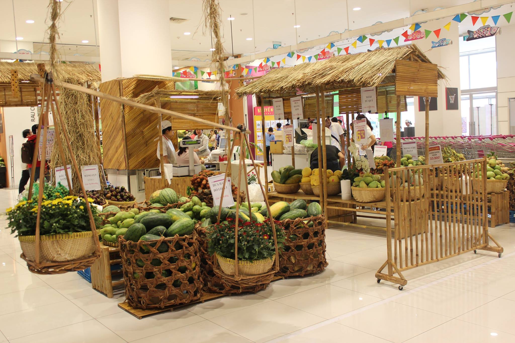 Một trong các giải phá hiệu quả hiện nay là kết nối, đưa sản phẩm nông sản an toàn của các địa phương vào hệ thống bán lẻ hiện đại.