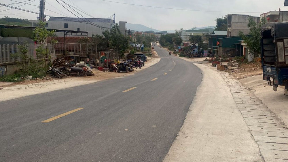 Tuyến quốc lộ 31 đoạn qua xã Lệ Viễn (Sơn Động) vừa được sửa chữa. Ảnh: Sỹ  Quyết