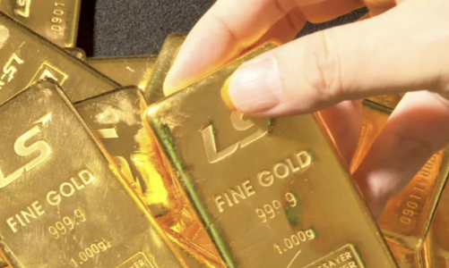 Vàng thế giới trượt giá, trong nước “cố thủ” mốc 67 triệu đồng/lượng