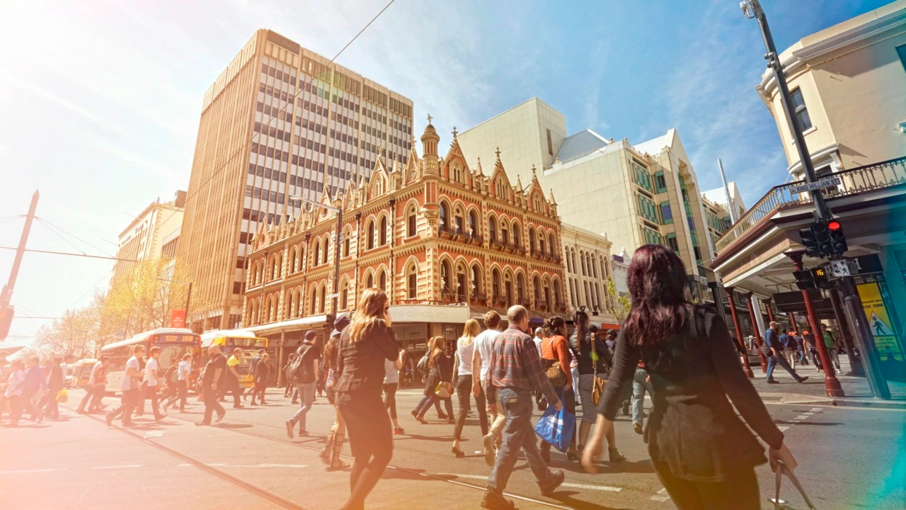 Dự b&aacute;o c&aacute;c đợt nắng n&oacute;ng v&agrave;o năm 2030 c&oacute; thể l&agrave;m giảm hơn 2% số giờ lao động tr&ecirc;n to&agrave;n cầu.