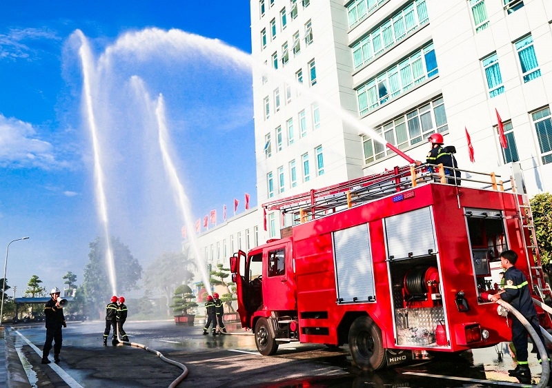 Cục hàng không Việt Nam cùng 82 công trình khác trên địa bàn quận Long Biên chưa được nghiệm thu về phòng cháy chữa cháy đã đưa vào hoạt động.