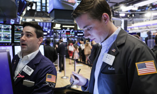 Chứng khoán Mỹ mất điểm giữa đàm phán trần nợ, dầu bật tăng sau cảnh báo của Saudi Arabia