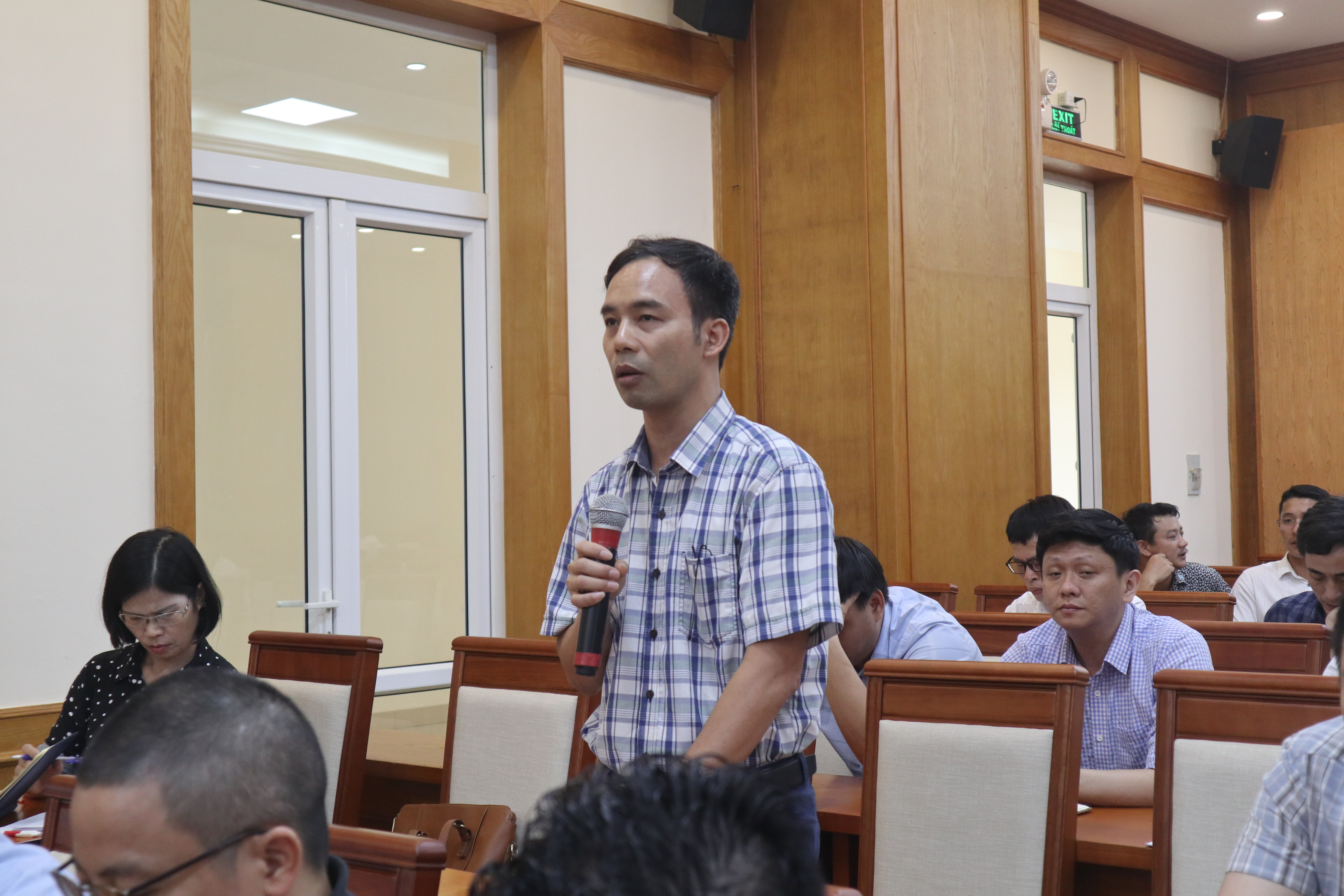 Đại diện C&ocirc;ng ty cổ phần Kehin, đề nghị tỉnh giao đất 02 giai đoạn để c&oacute; thể thực hiện dự &aacute;n, hiện nay C&ocirc;ng ty đ&atilde; giải ph&oacute;ng mặt bằng dự &aacute;n tr&ecirc;n 97%.