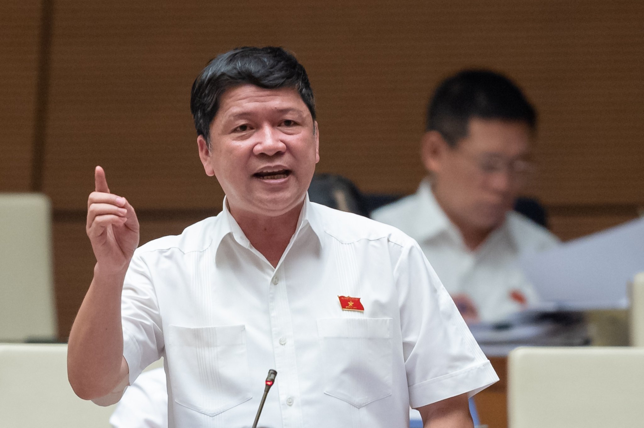 Đại biểu Tạ Văn Hạ, Đo&agrave;n Đại biểu Quốc hội tỉnh Quảng Nam ph&aacute;t biểu tại phi&ecirc;n thảo luận ng&agrave;y 24-05-2023.