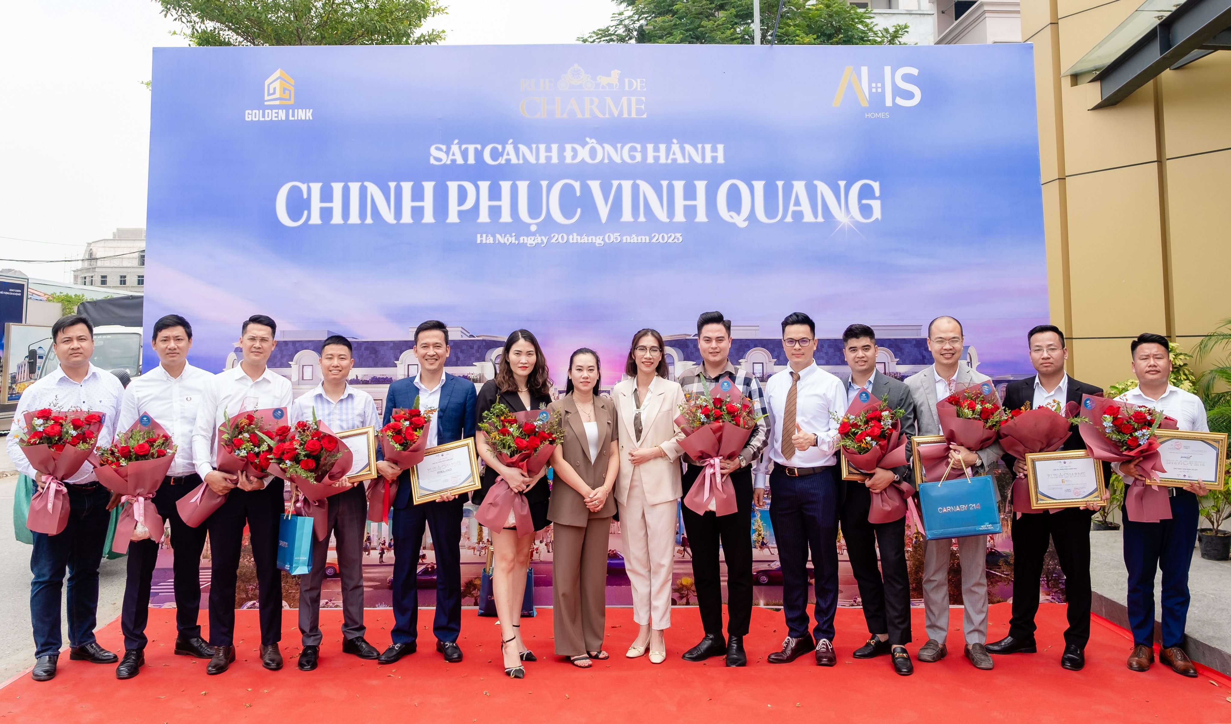 Lễ công bố và kí kết đại lý phân phối chính thức dự án Rue de Charme đã diễn ra thành công tốt đẹp.