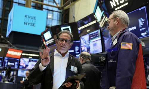 Dow Jones giảm phiên thứ tư liên tiếp vì đàm phán trần nợ kéo dài, giá dầu tăng 2%