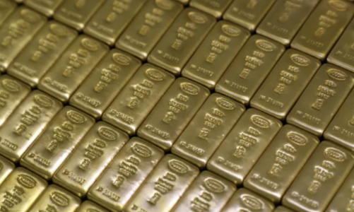 Giá vàng thế giới lao dốc, trong nước không rời mốc 67 triệu đồng/lượng